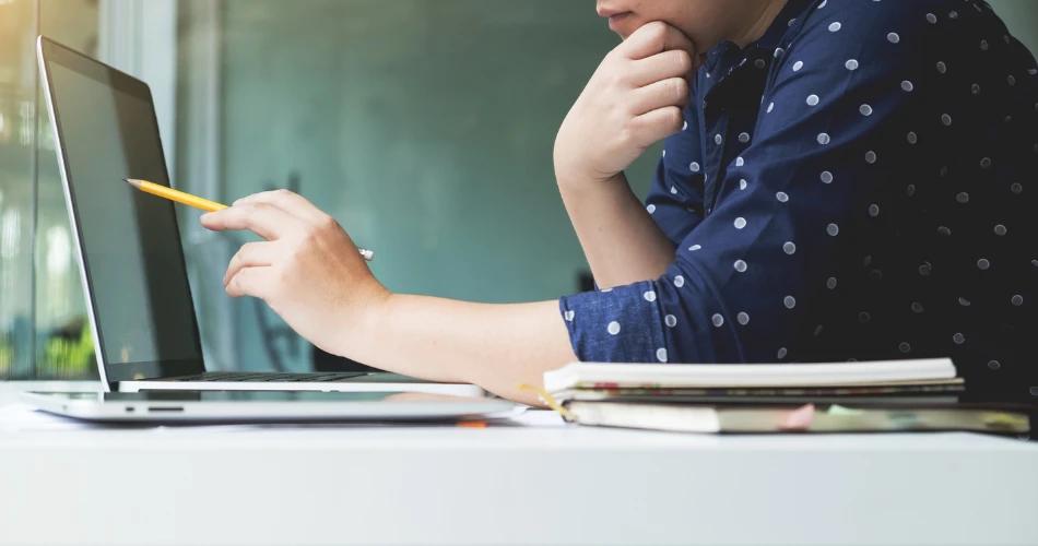 Student submitting objections online for MAH BCA/BBA/BMS/BBM CET 2025 exam through official portal